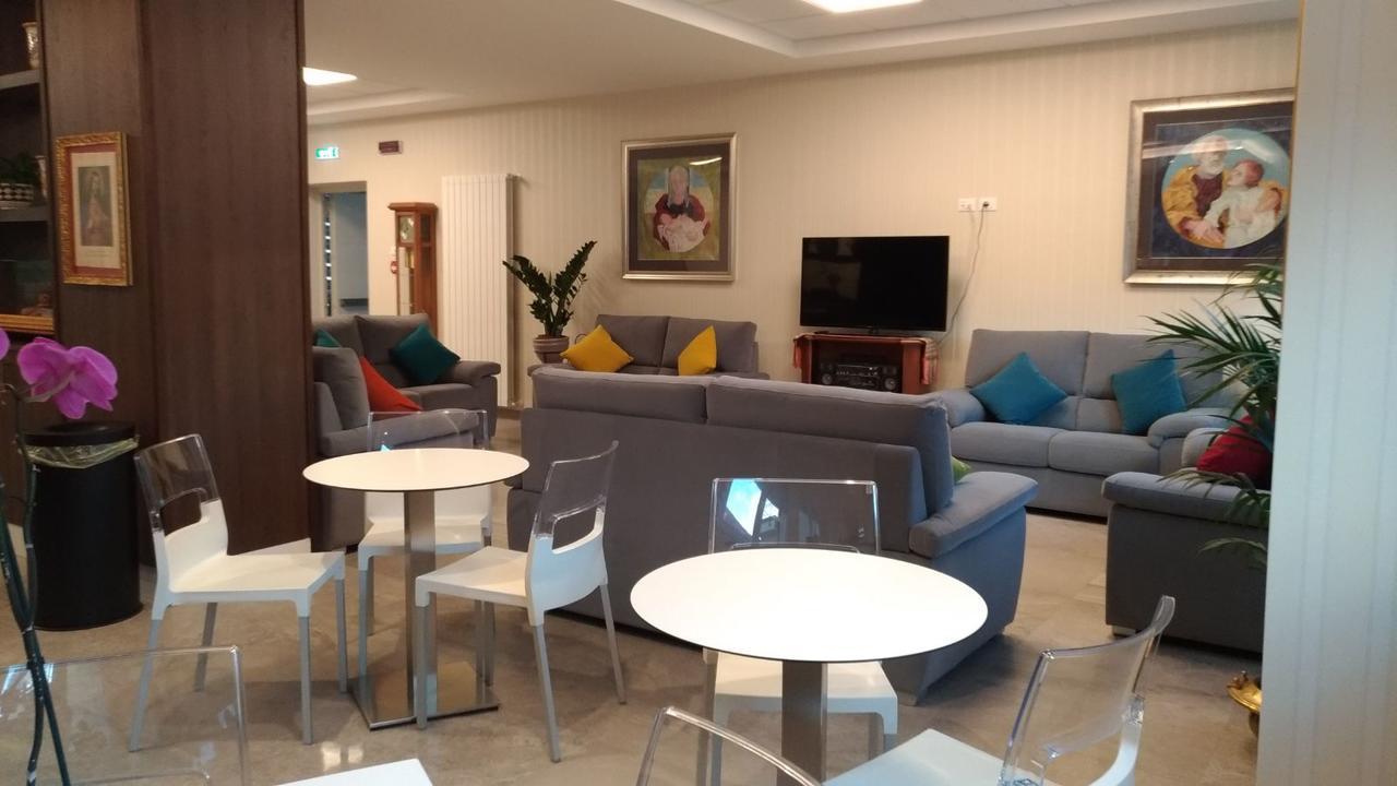 Casa Ospitalita San Giuseppe Bed & Breakfast L'Aquila Ngoại thất bức ảnh